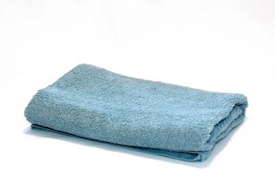 Sininen froteepyyhe 70x140 cm